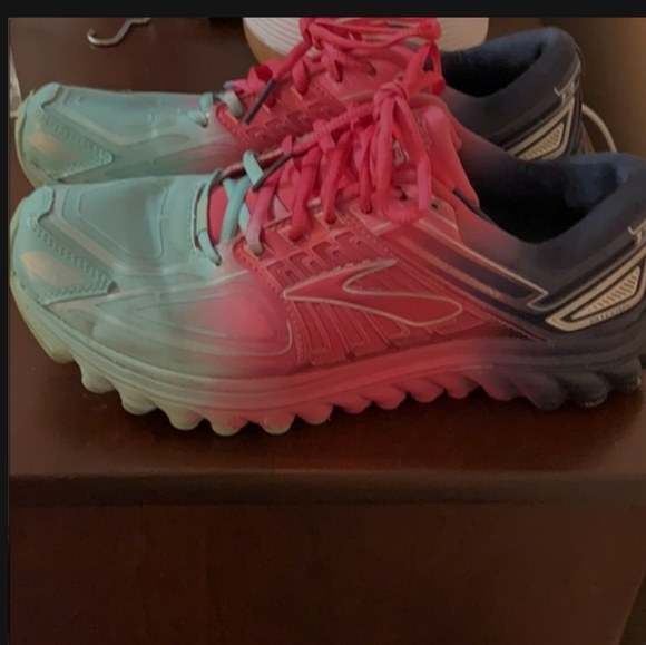 ISO Brooks - Picture 1 of 1